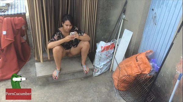 An 18 Yr Outdated Younger Guild Exhibits You Her Pussy Tits